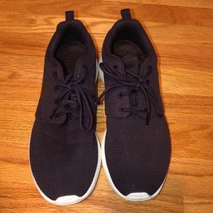 Nike Women’s Rosche Sneakers